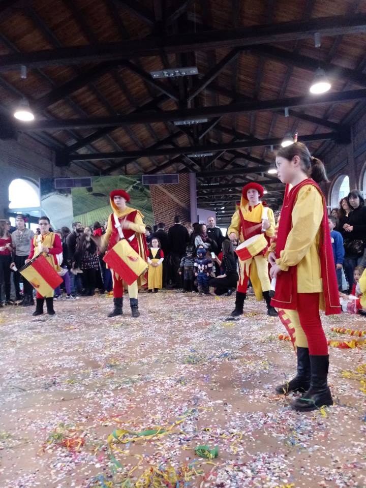 Sbandieratori e tamburini